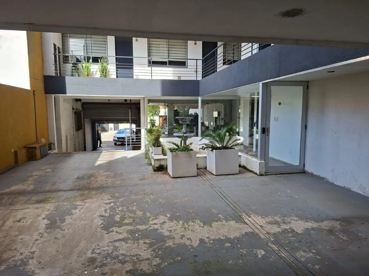 VENTA COCHERA EN ARROYITO 5