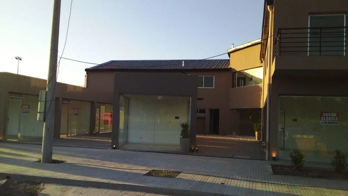 LOCALES EN VENTA EN LOS LAPACHOS PÉREZ 3