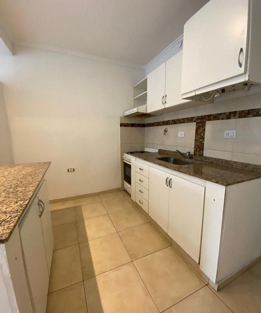 Foto de DEPARTAMENTO EN VENTA 1 DORMITORIO PLANTA ALTA, imagen 3