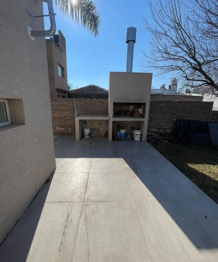 CASA EN VENTA DOS DORMITORIOS FUNES ZONA 8 5