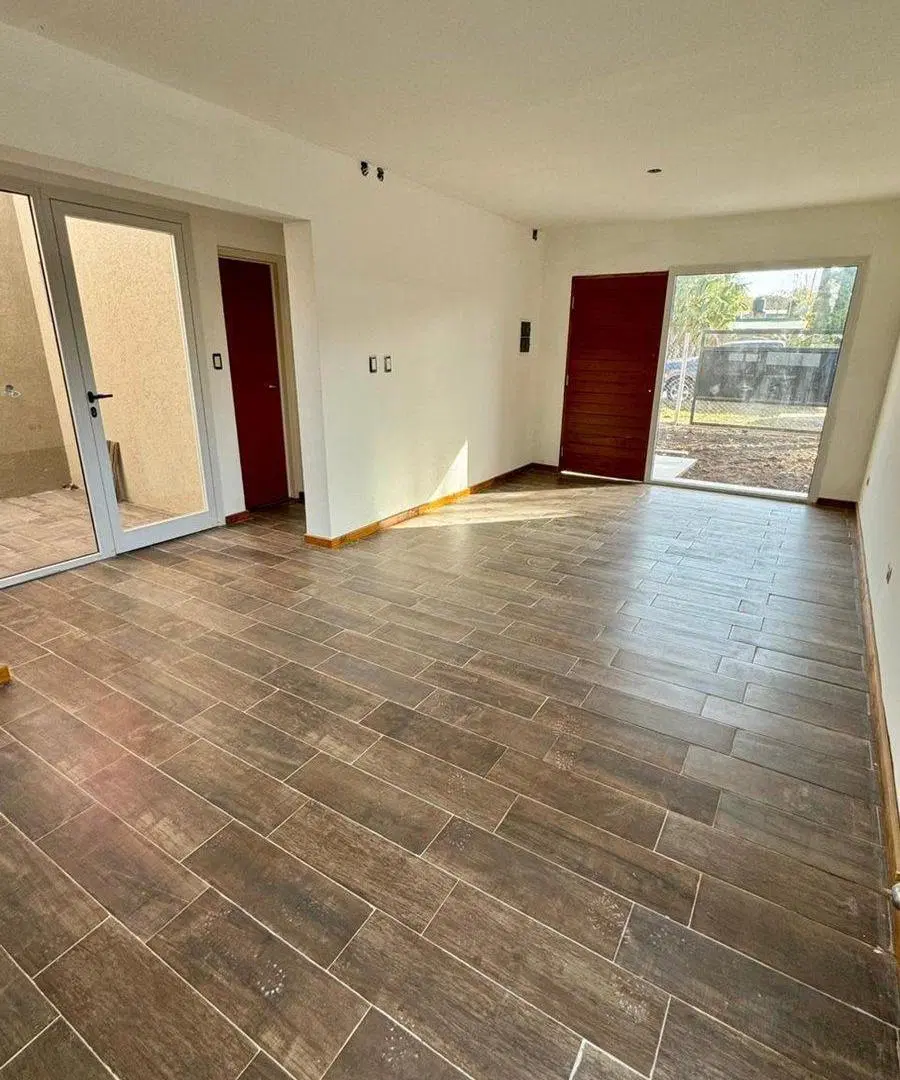 CASA EN VENTA DOS DORMITORIOS FUNES ZONA 8 4