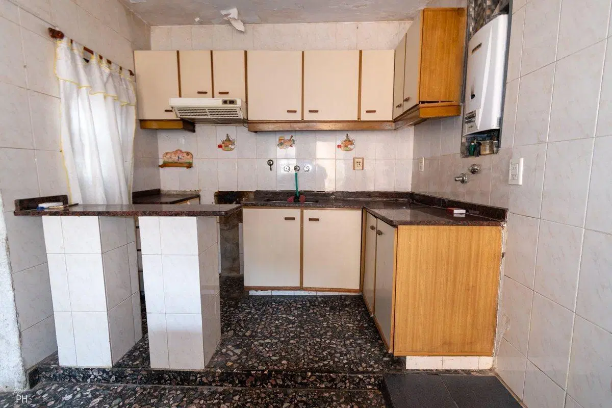 CASAS PASILLO EN VENTA 3 DORMITORIOS B. LOURDES 3