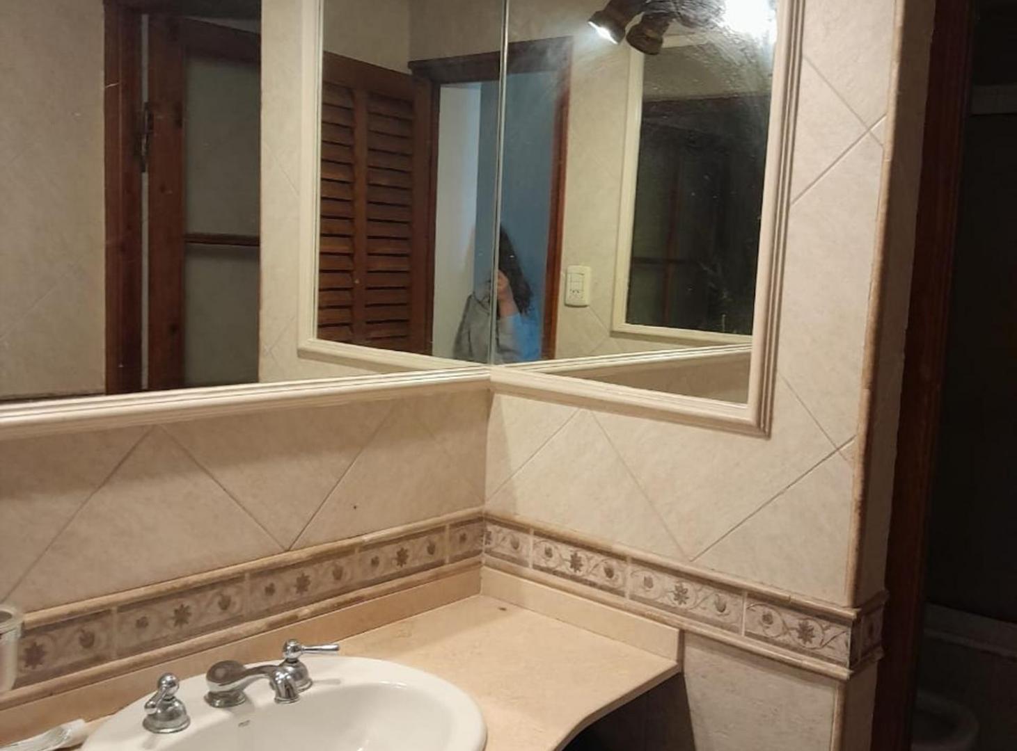 Foto de VENTA CASA EN ARROYITO CON JARDIN, imagen 4