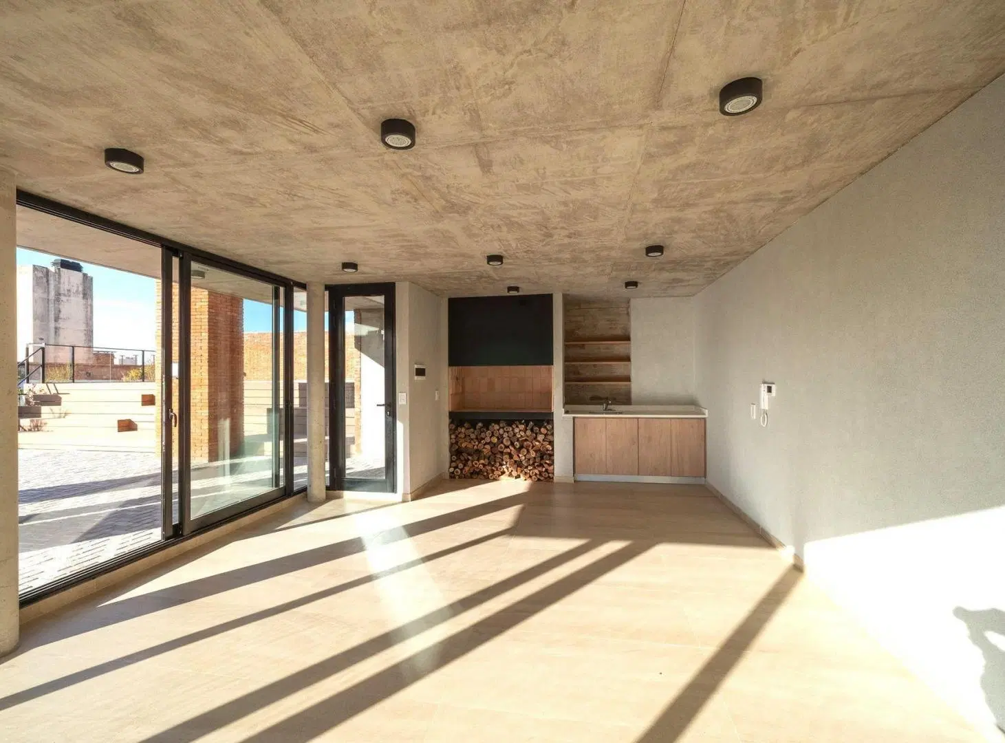 VENTA DPTO MONOAMBIENTE CON BALCON. ZONA CENTRO 4