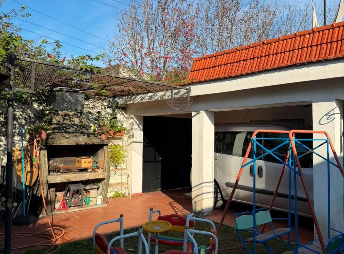 CASA EN VENTA 2 DORMITORIOS BARRIO ALVEAR 3