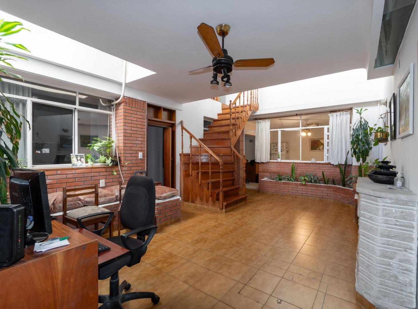 Foto de VENTA CASA DE PASILLO 2 PLANTAS ZONA CENTRO, imagen 1