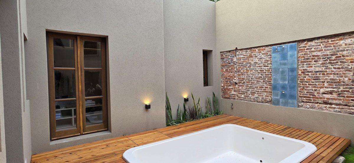 Foto de VENTA CASA 4 DORMITORIOS. PATIO Y COCHERA LOURDES, imagen 2