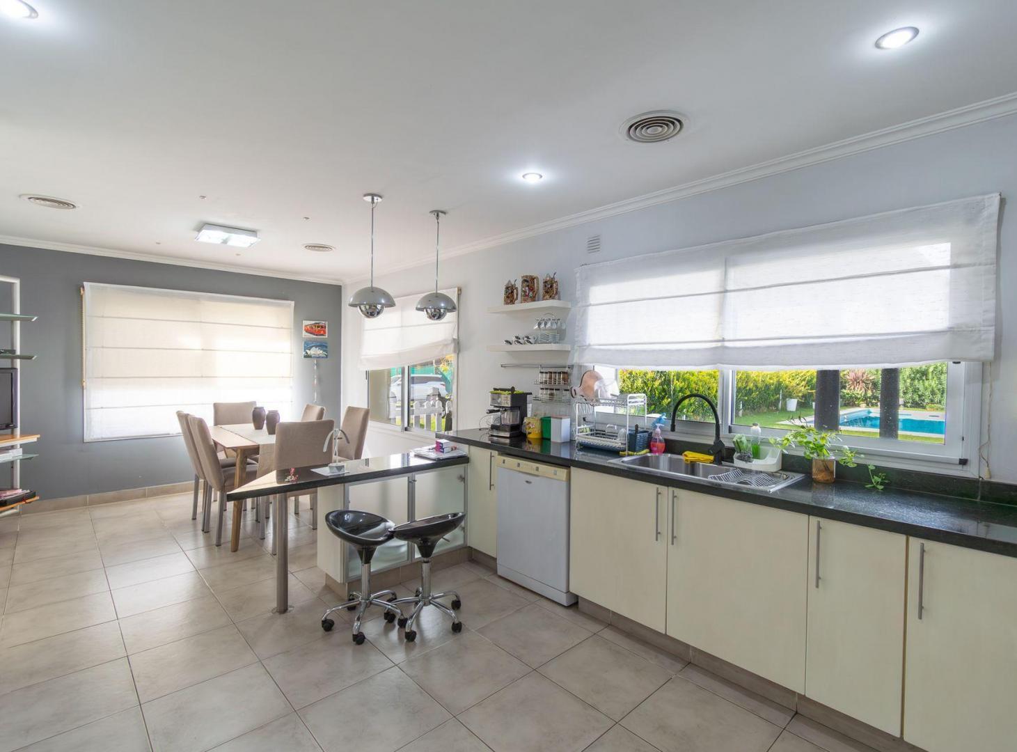 Foto de CASA EN VENTA 3 DORMITORIOS KENTUCKY FUNES, imagen 4