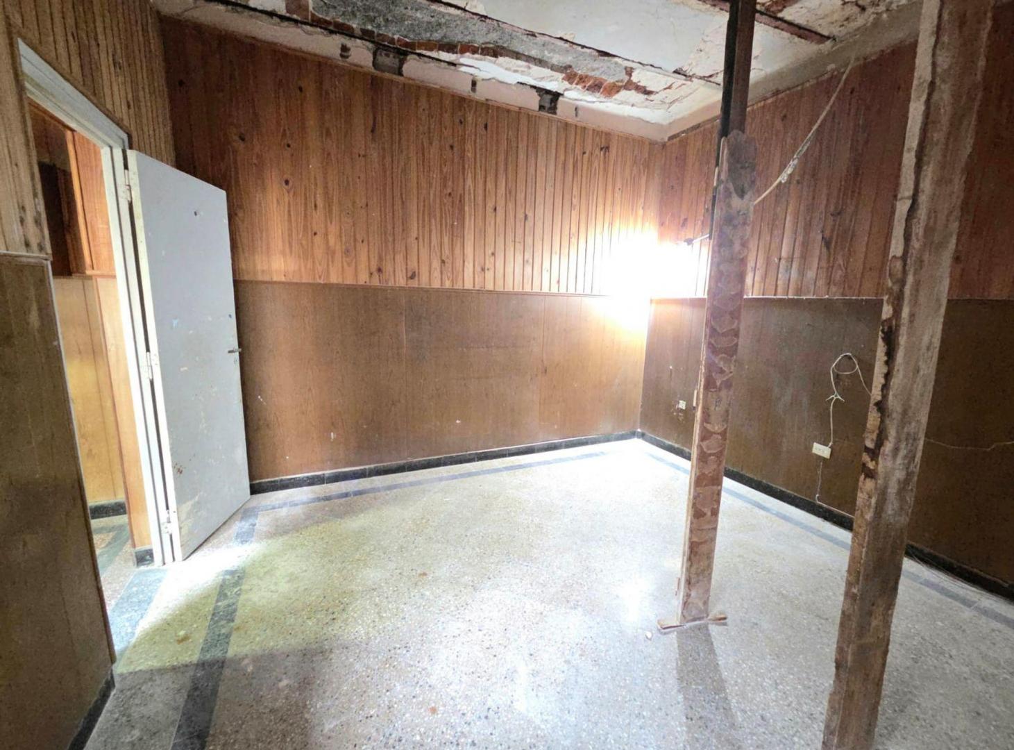 Foto de VENTA PASILLO DOS DORMITORIOS A RECICLAR, imagen 2