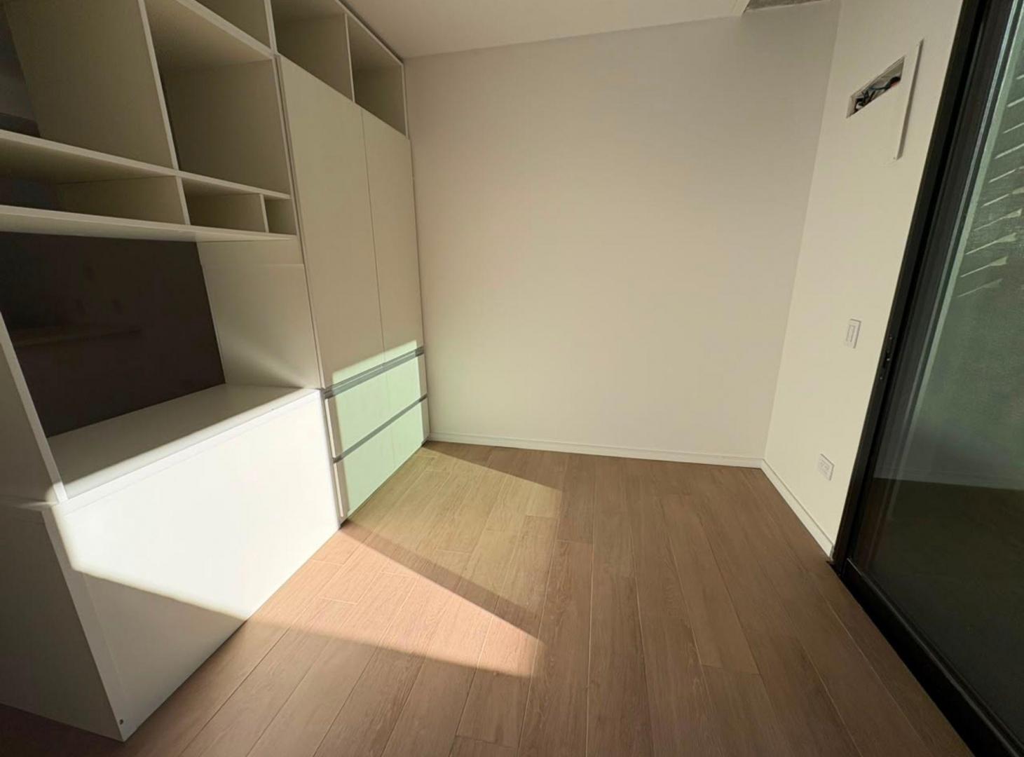 Foto de MONOAMBIENTE EN VENTA - PATIO Y COCHERA PICHINCHA, imagen 2