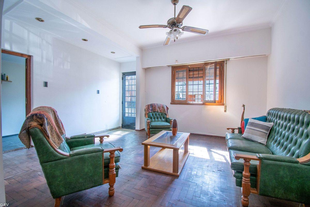 Foto de CASA EN VENTA 3 DORMITORIOS ZONA ABASTO, imagen 2