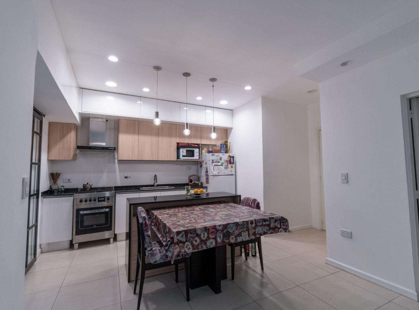 Foto de DEPARTAMENTO EN VENTA 3 DORMITORIOS BV. OROÑO, imagen 3