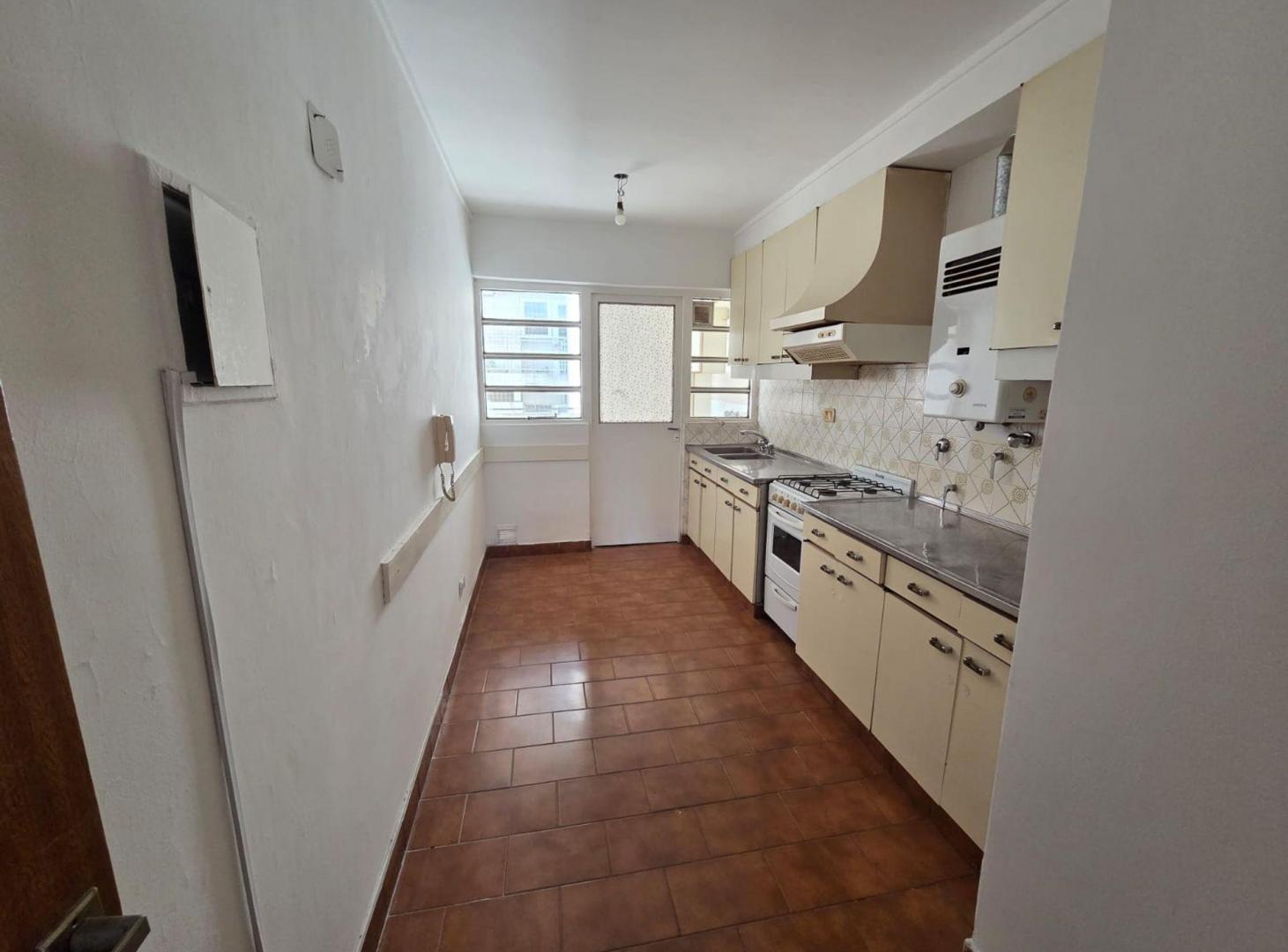 Foto de VENTA DEPARTAMENTO DOS DORMITORIOS CENTRO/PERMUTA, imagen 3