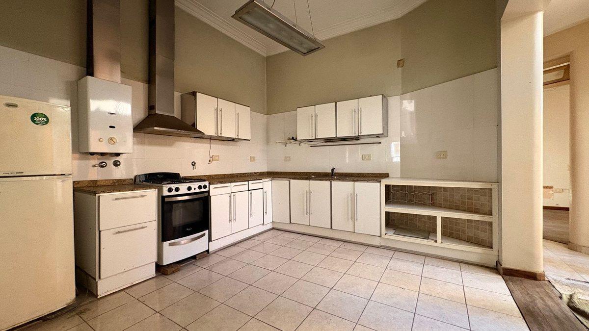 Foto de CASA EN VENTA 4 DORMITORIOS COCHERA ABASTO, imagen 1