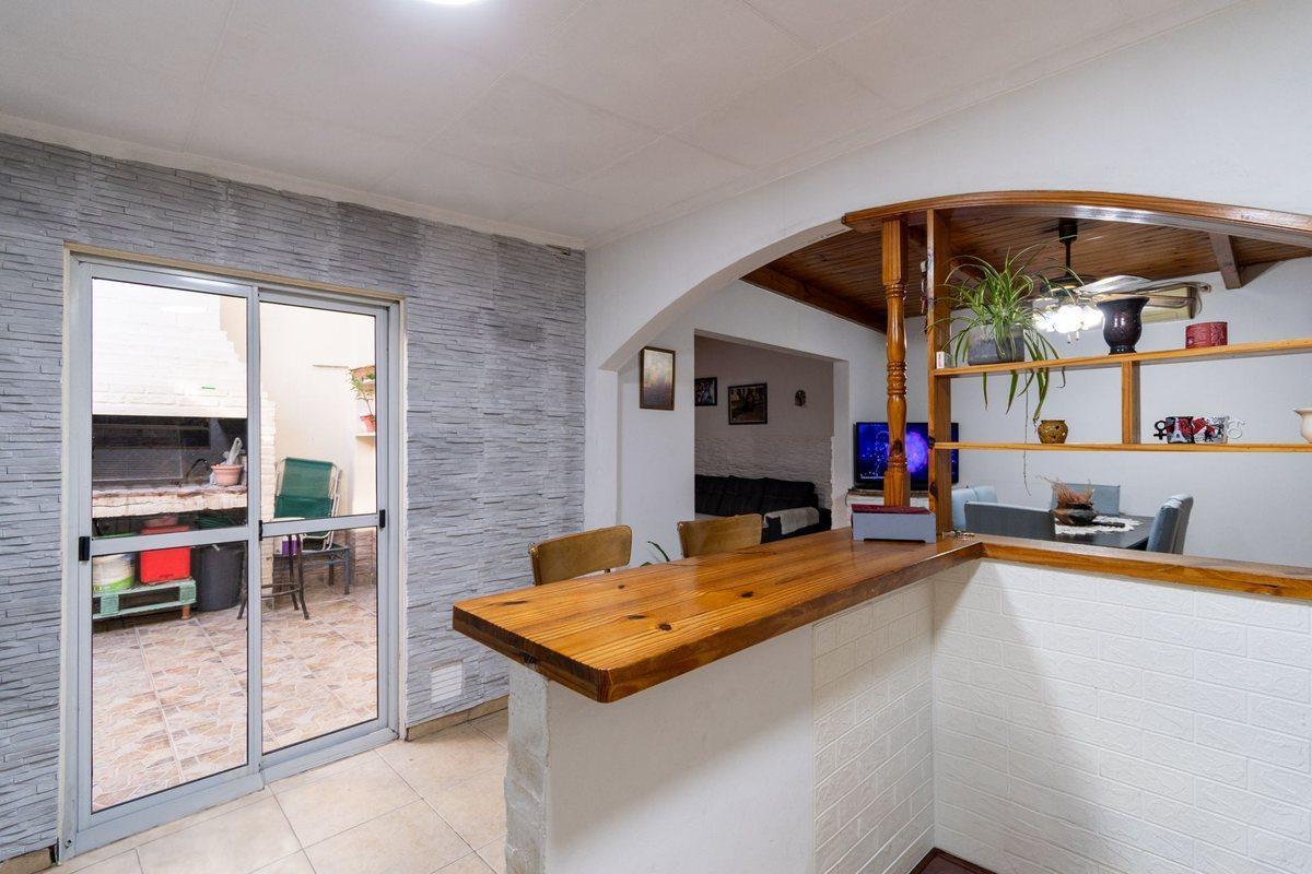 Foto de CASA Y GALPÓN EN VENTA BARRIO PARQUE CASA, imagen 1