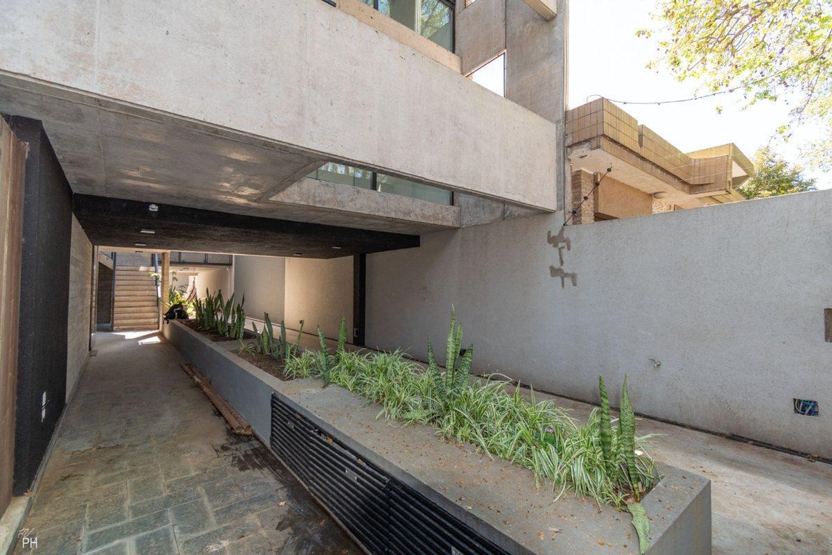 Foto de MONOAMBIENTE EN VENTA CON COCHERA EN ALBERDI, imagen 2
