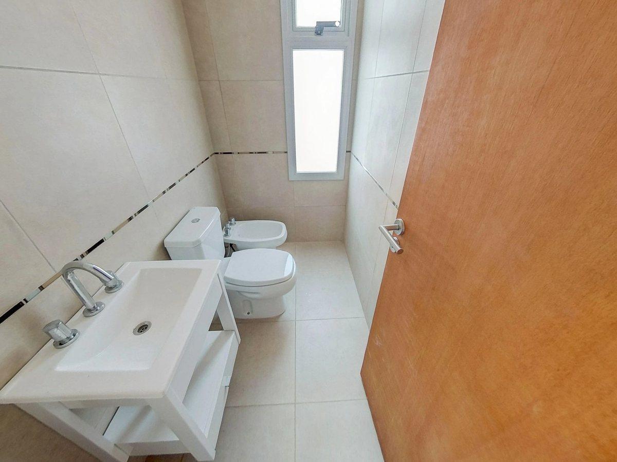 Foto de DEPARTAMENTO EN VENTA 1 DORMITORIO - SAN LORENZO, imagen 2