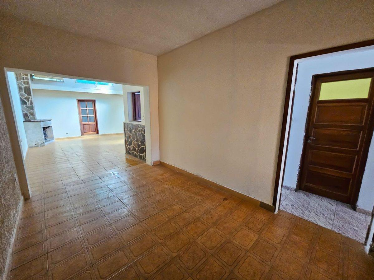 Foto de VENTA CASA DE AMBIENTES AMPLIOS, imagen 2