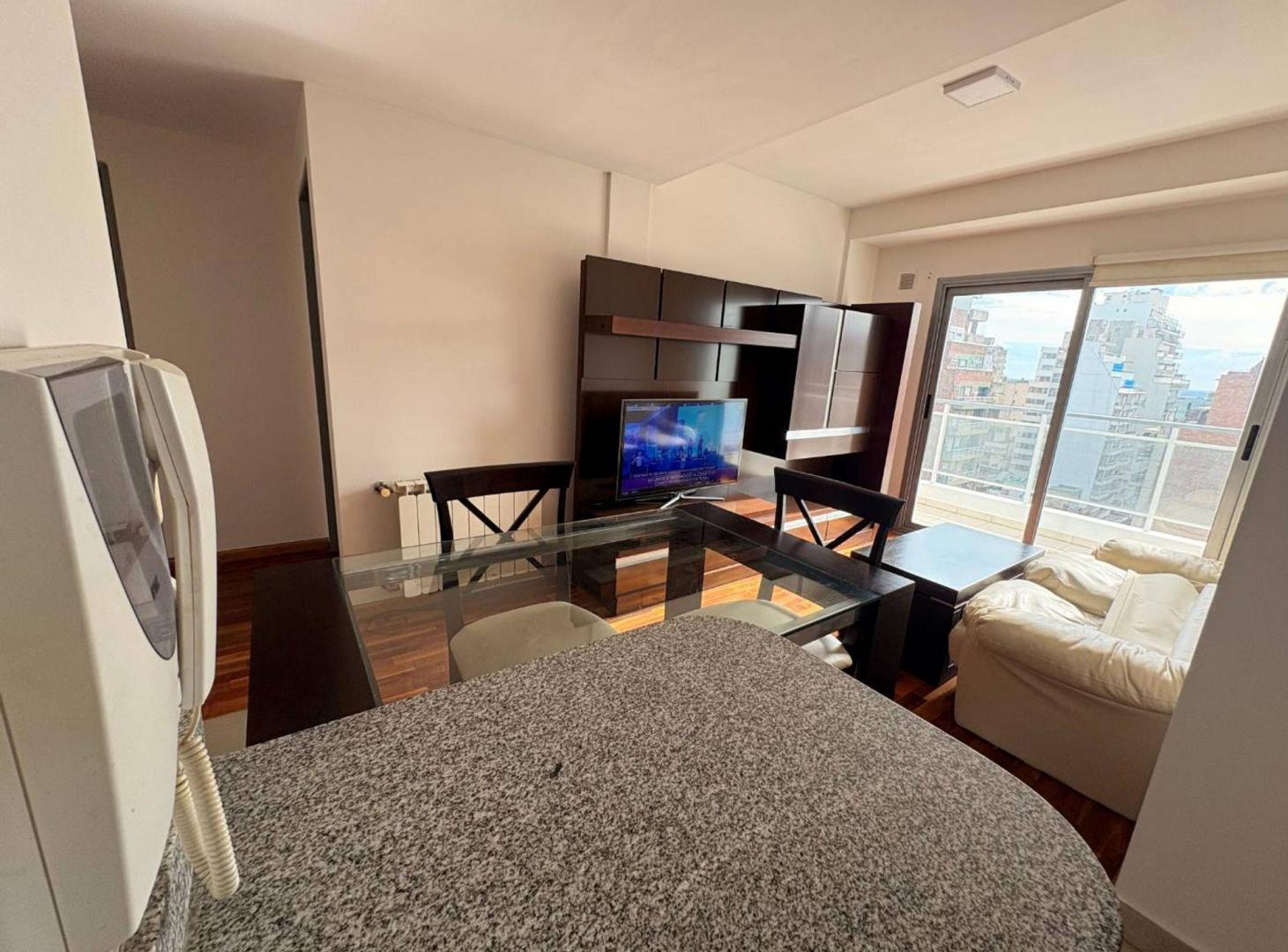 Foto de DEPARTAMENTO EN ALQUILER 1 DORMITORIO AMOBLADO, imagen 2