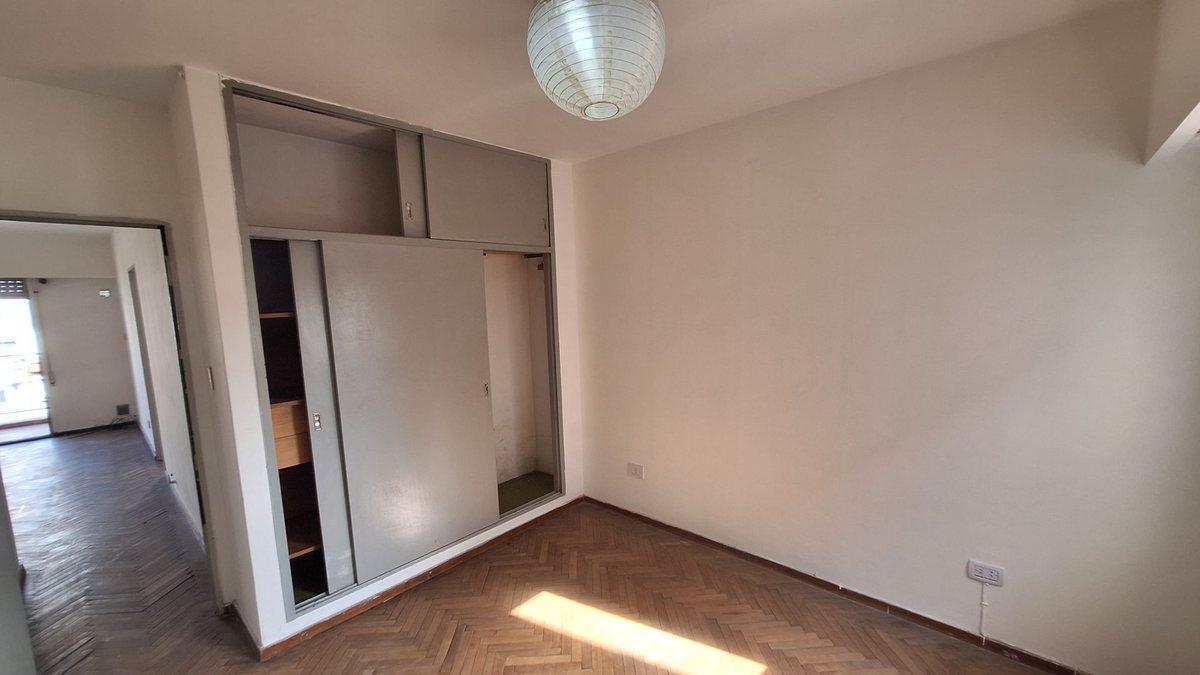 Foto de VENTA DEPARTAMENTO A RECICLAR 1 DORMITORIO LOURDES, imagen 5
