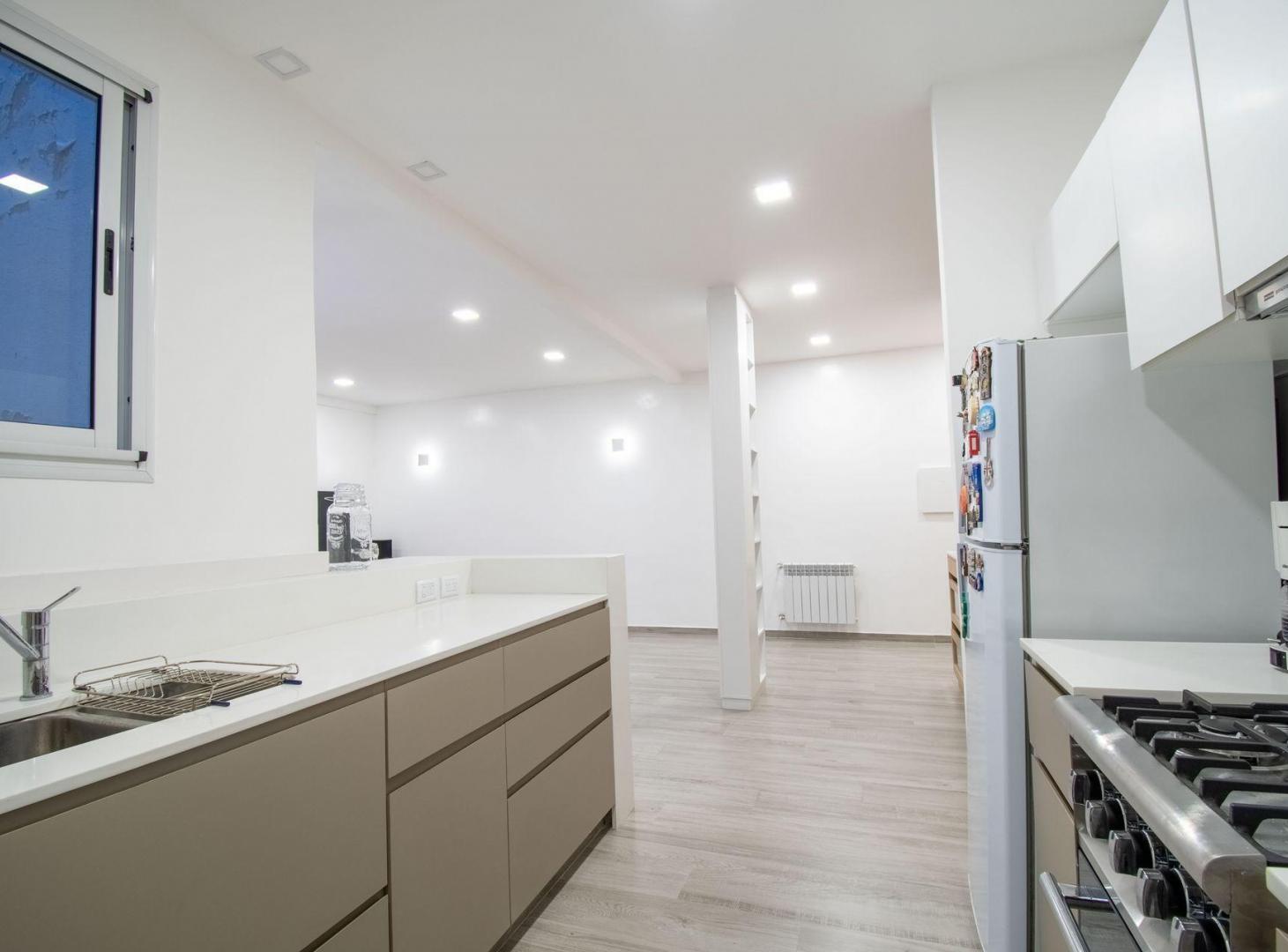Foto de DEPARTAMENTO EN VENTA DOS DORMITORIOS BV. OROÑO, imagen 3