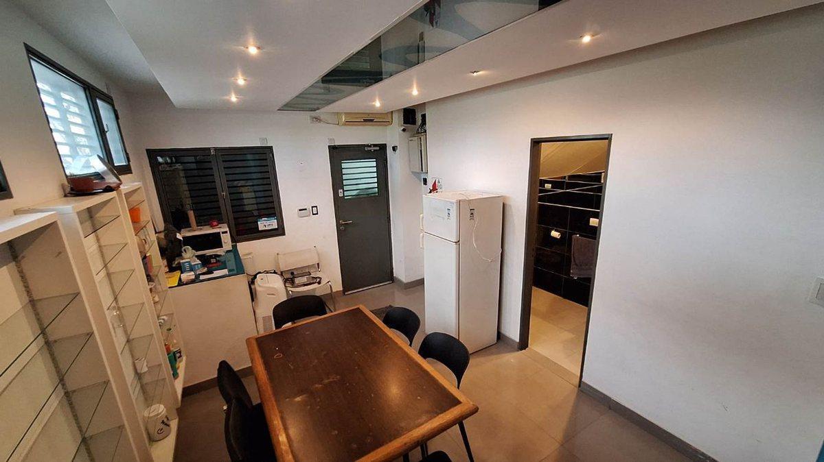 Foto de VENTA DEPÓSITO CON OFICINAS FISHERTON, imagen 2