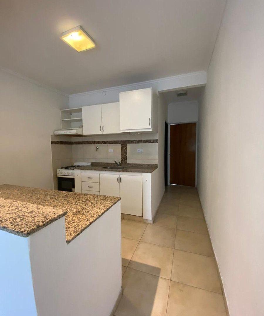 Foto de DEPARTAMENTO EN VENTA 1 DORMITORIO PLANTA ALTA, imagen 3