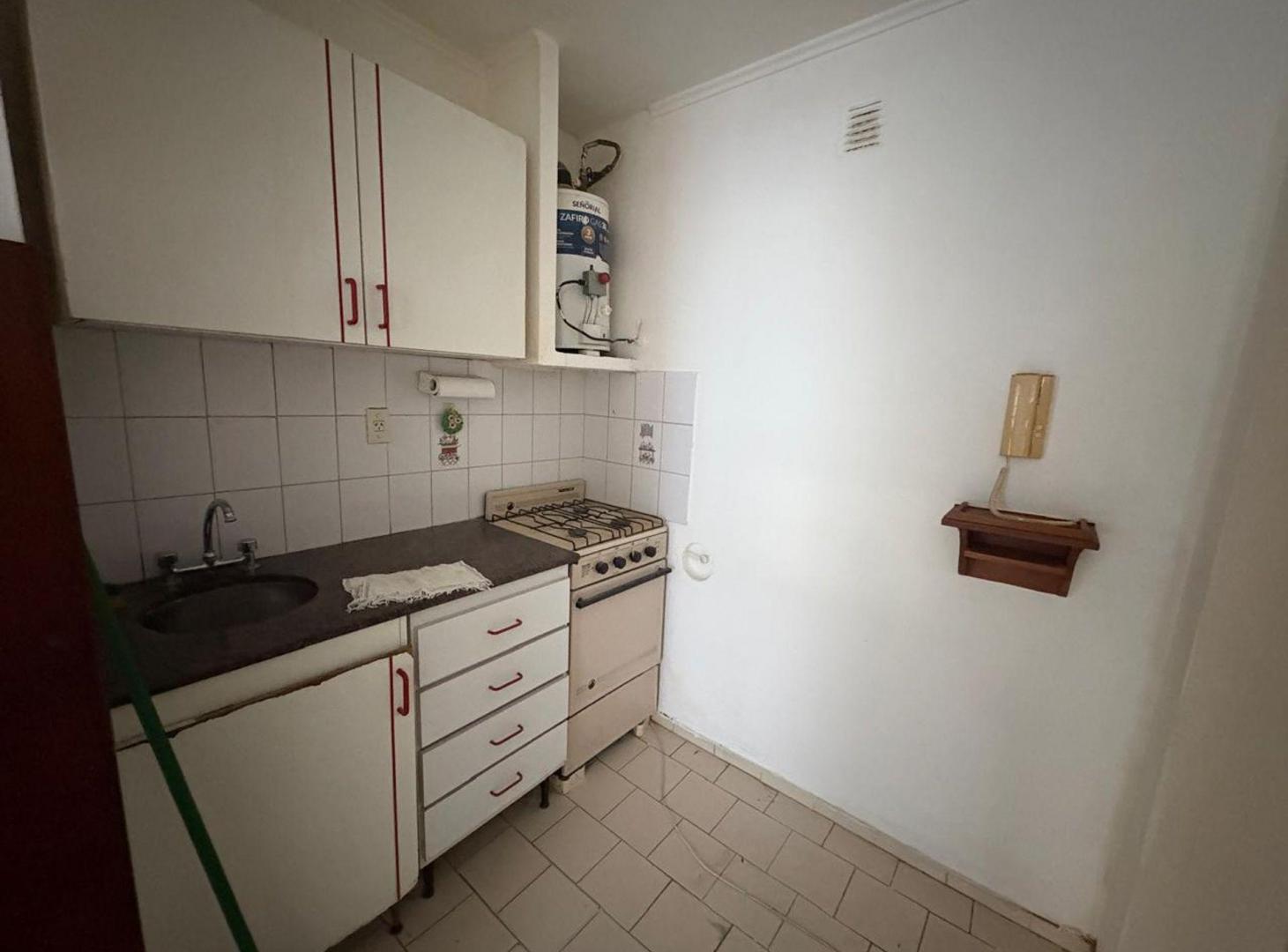 Foto de DEPARTAMENTO EN VENTA 1 DORMITORIO ZONA RIO, imagen 3