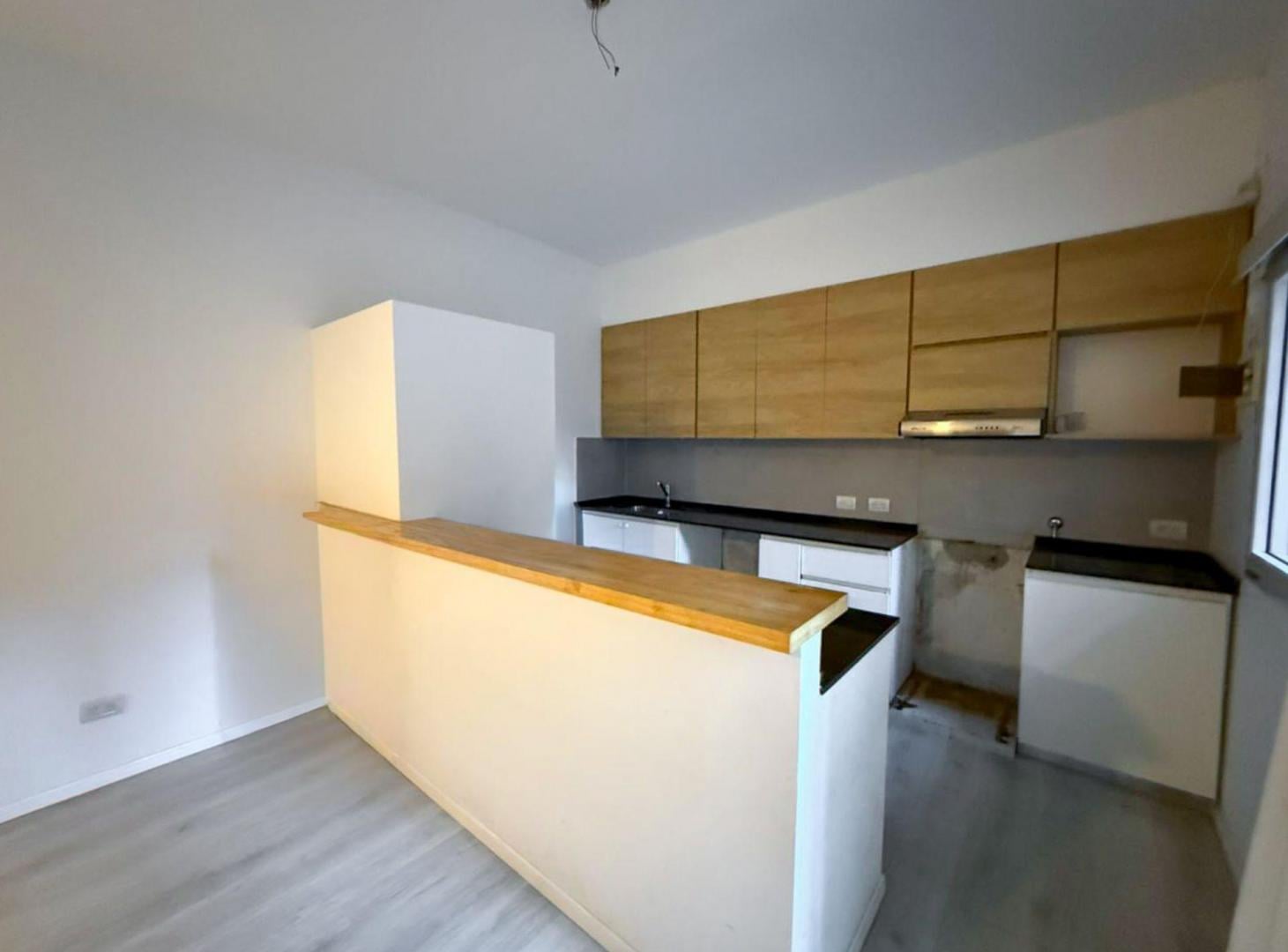 Foto de VENTA - PASILLO UNICO EN VENTA DE 3 DORMITORIOS, imagen 2