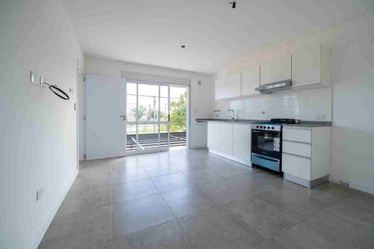 Foto de VENTA DEPARTAMENTO DE 1 DORMITORIO GENERAL LAGOS, imagen 4