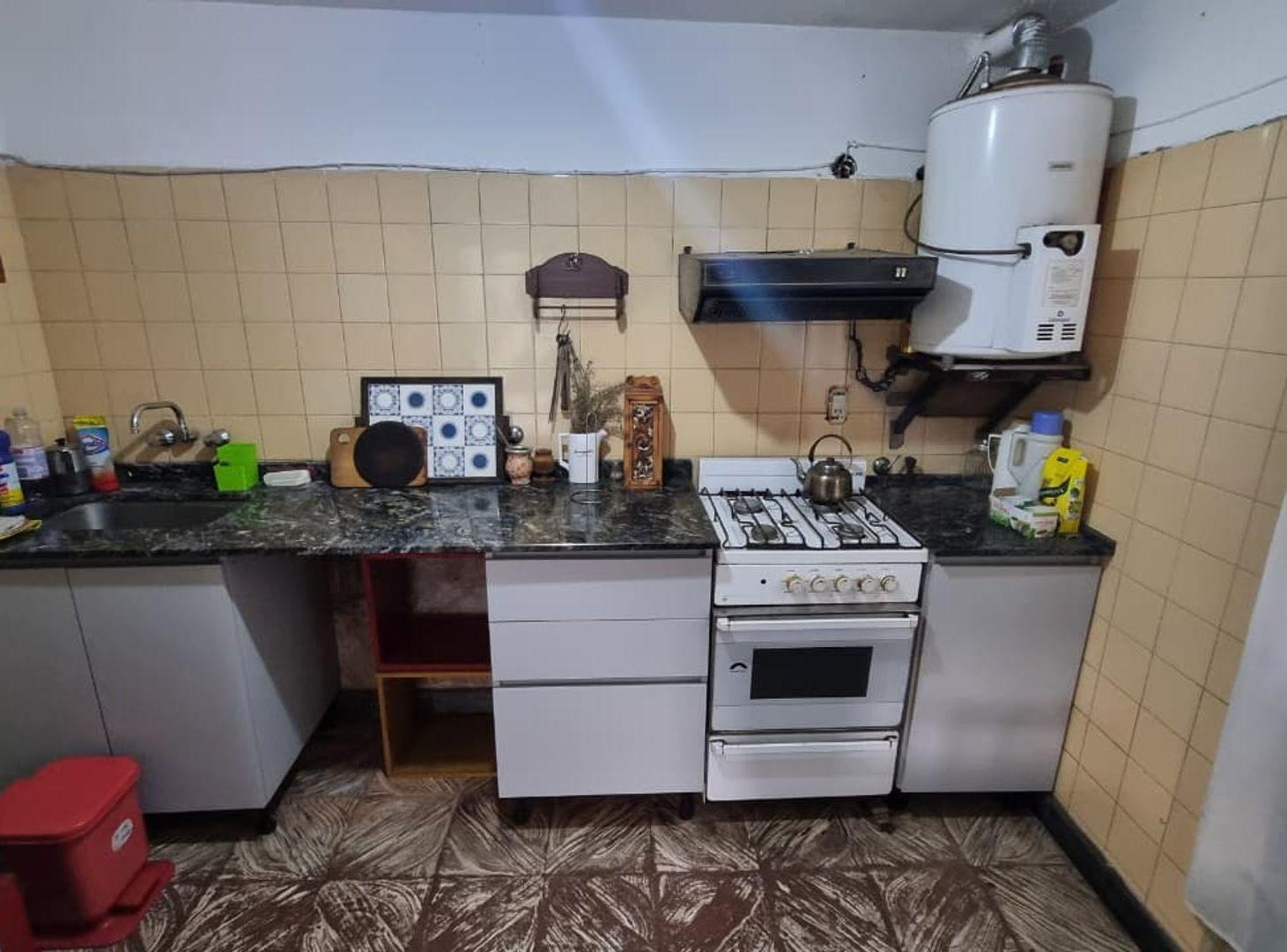 Foto de CASA DE PASILLO EN VENTA 2 DORMITORIOS BELGRANO, imagen 1