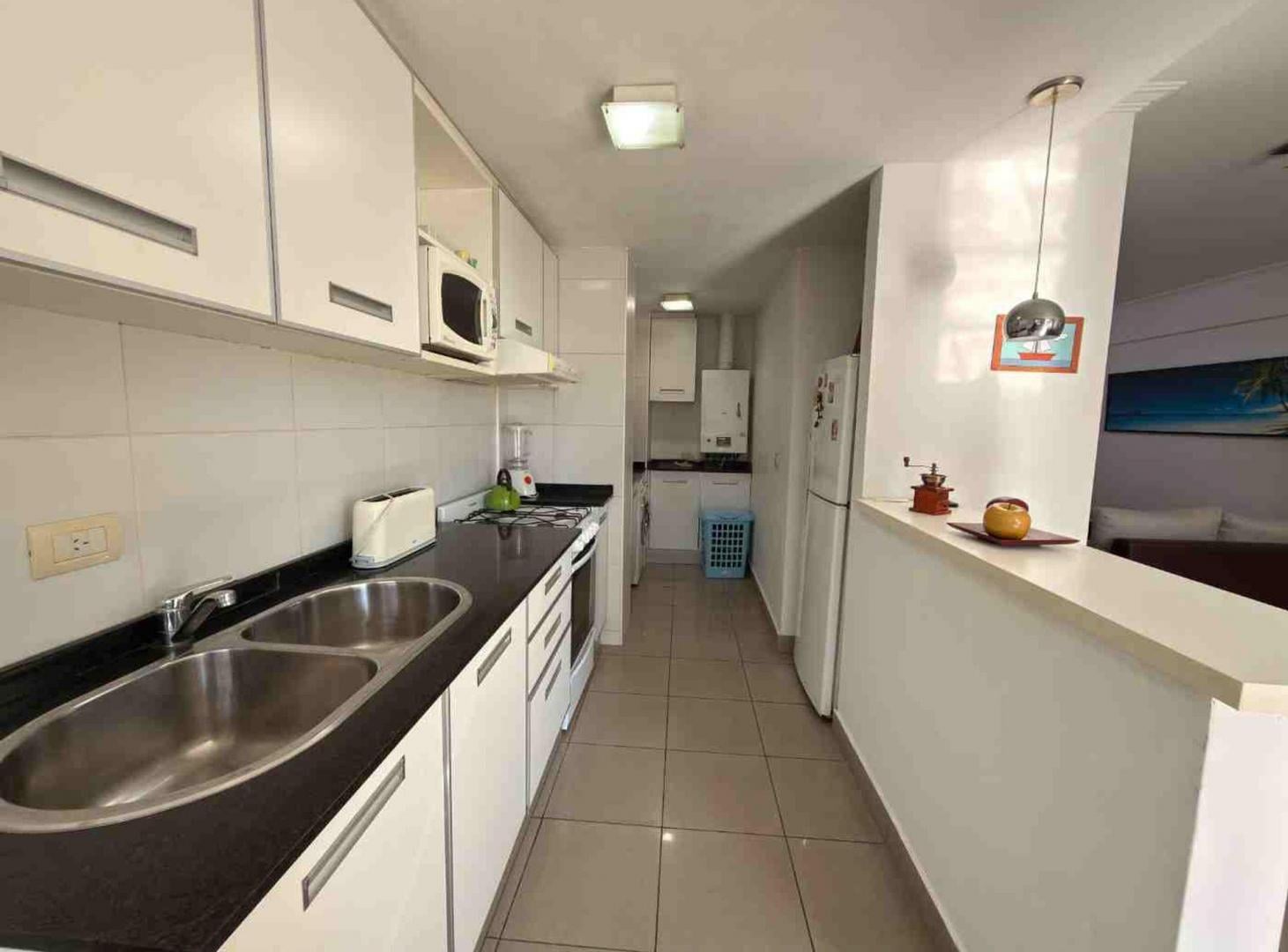 Foto de DEPARTAMENTO EN VENTA 1 DORMITORIO ZONA RIO, imagen 4