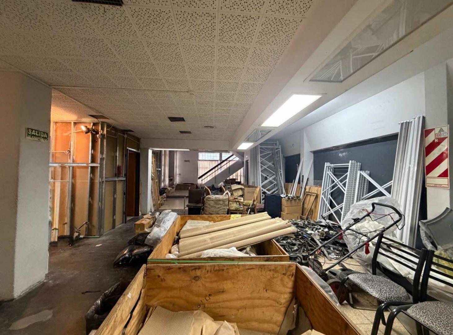 Foto de ALQUILER DEPOSITO CON OFICINAS Y DEPARTAMENTO, imagen 3