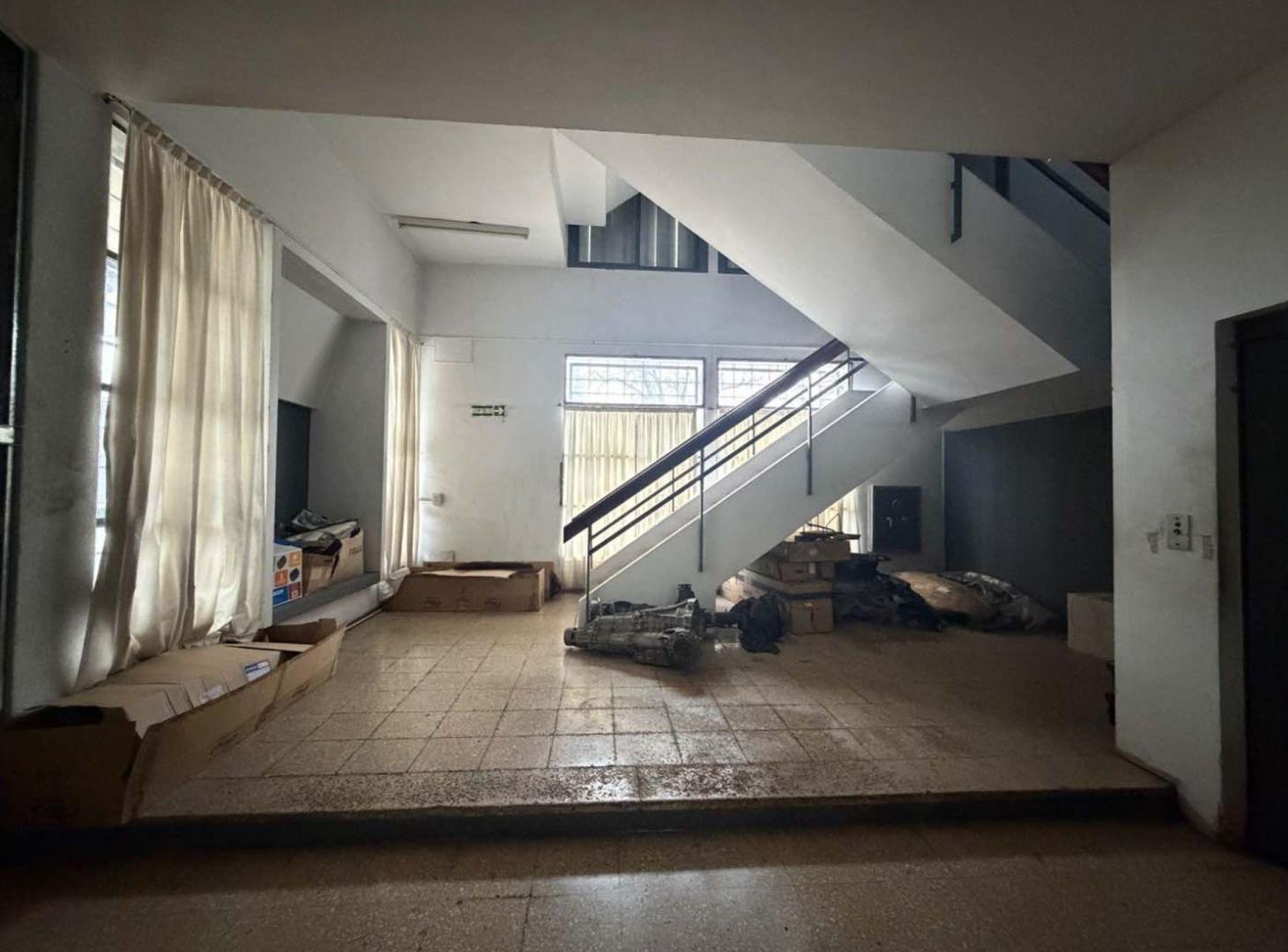 Foto de ALQUILER DEPOSITO CON OFICINAS Y DEPARTAMENTO, imagen 1