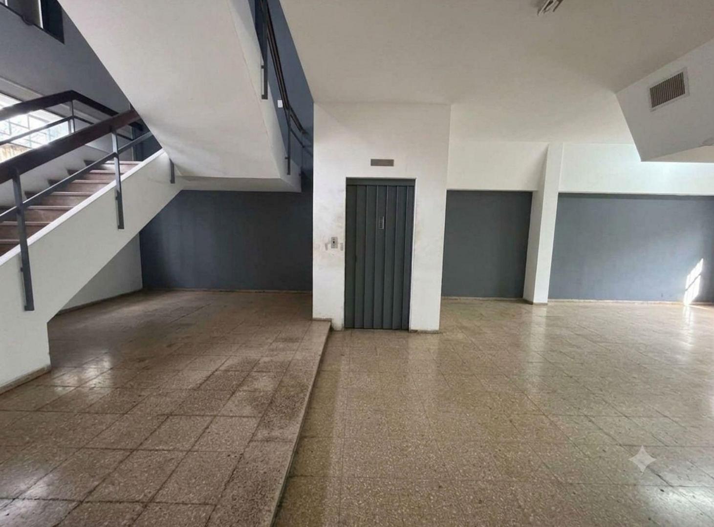Foto de ALQUILER DEPOSITO CON OFICINAS Y DEPARTAMENTO, imagen 2