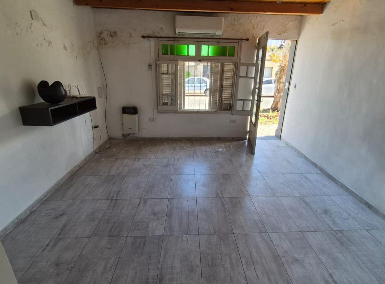 Foto de CASA EN VENTA 1 DORMITORIO ECHESORTU/AZCUENAGA, imagen 4