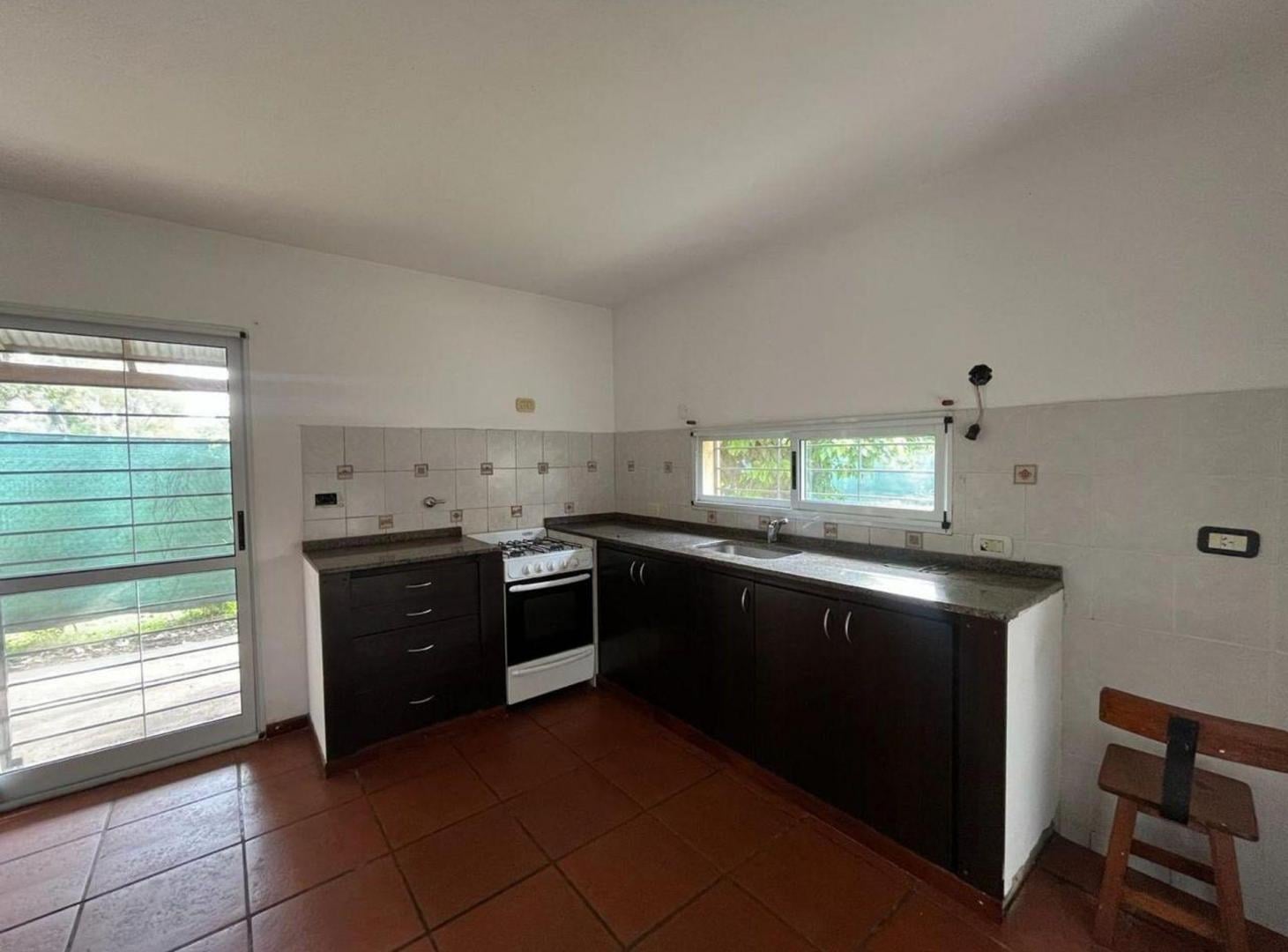 Foto de VENTA CASA EN FUNES CON PARQUE DE 2 DORMITORIOS, imagen 4