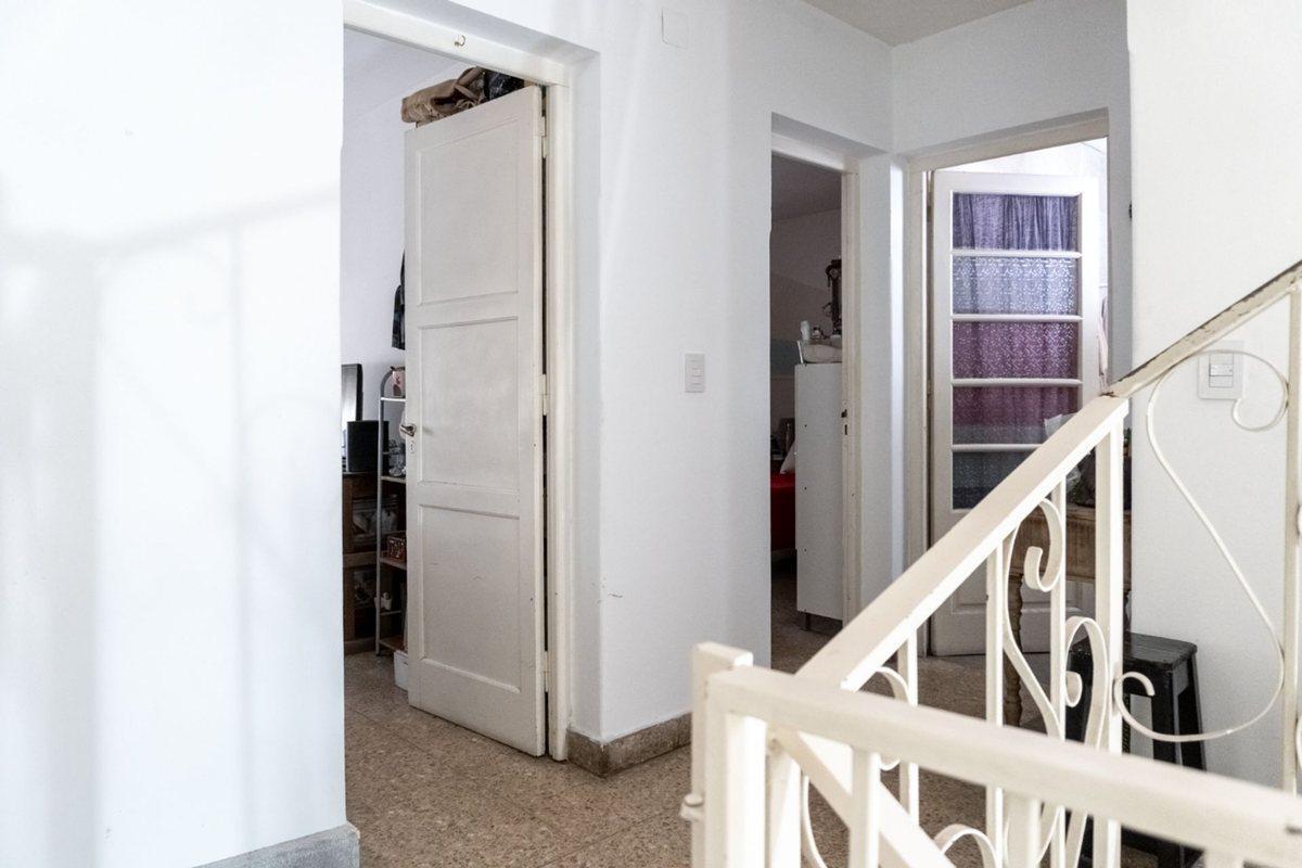 Foto de CASA EN VENTA TRES DORMITORIOS COCHERA Bª PARQUE, imagen 3