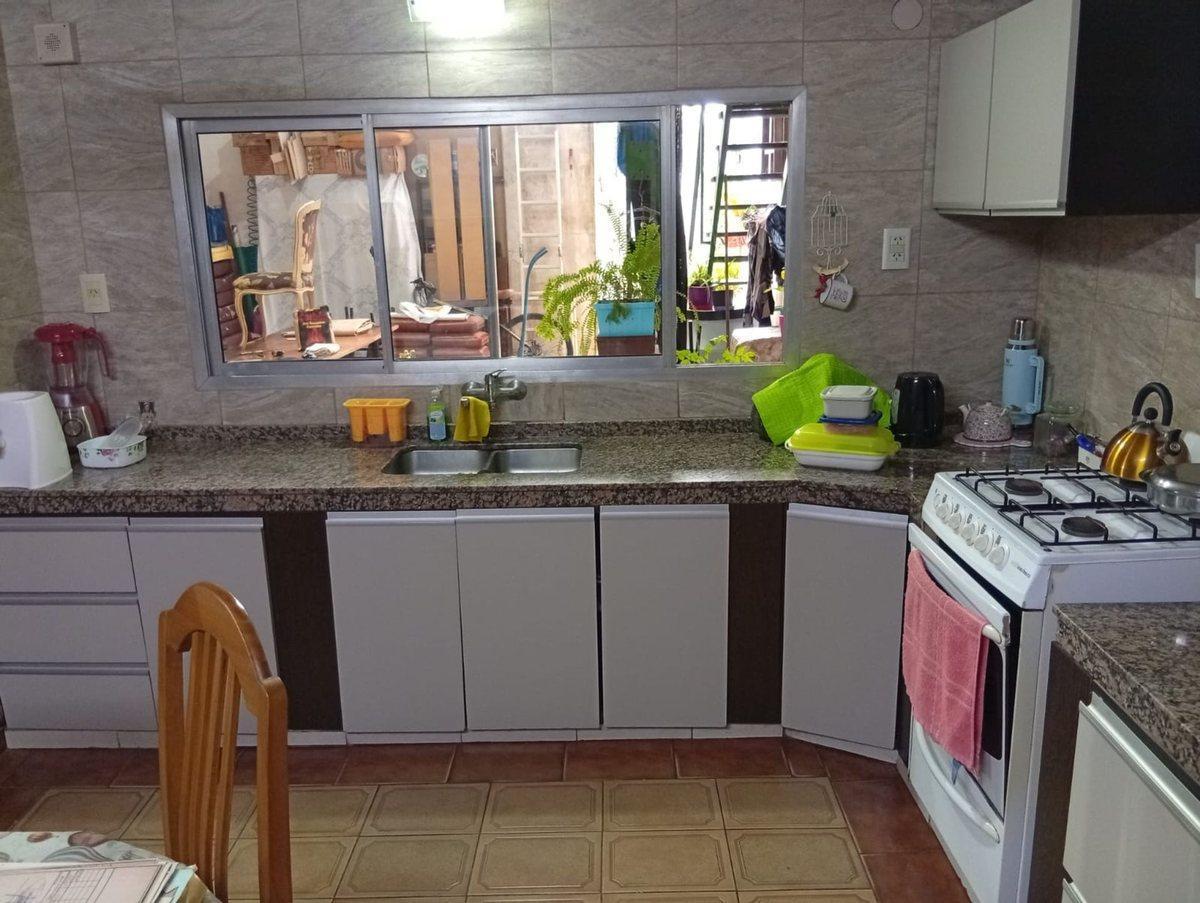 Foto de CASA DE PASILLO EN VENTA 3 DORMITORIOS PICHINCHA, imagen 3