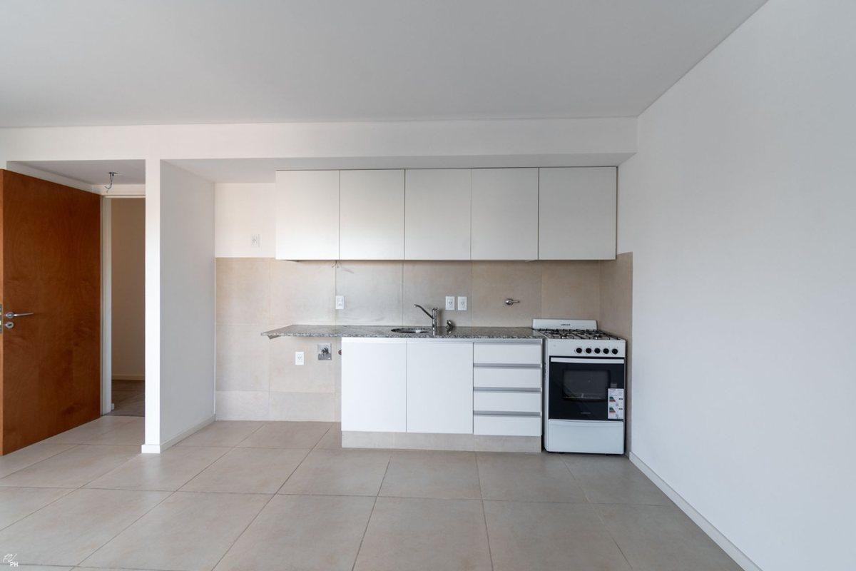 Foto de DEPARTAMENTO EN VENTA 1 DORMITORIO LUIS AGOTE, imagen 4