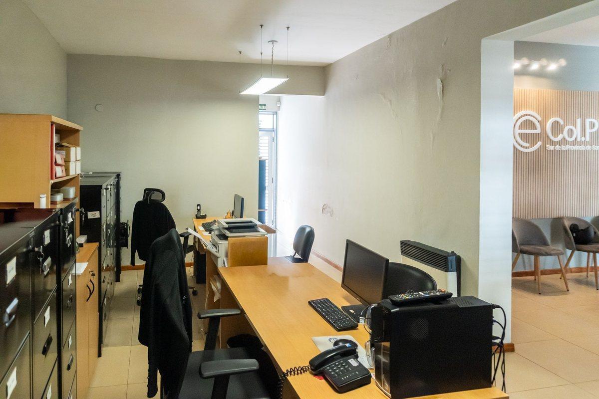 Foto de Venta Casa uso Profesional, imagen 2