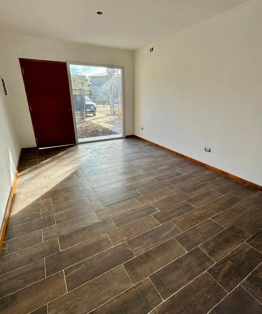 Foto de CASA EN VENTA DOS DORMITORIOS FUNES ZONA 8, imagen 1