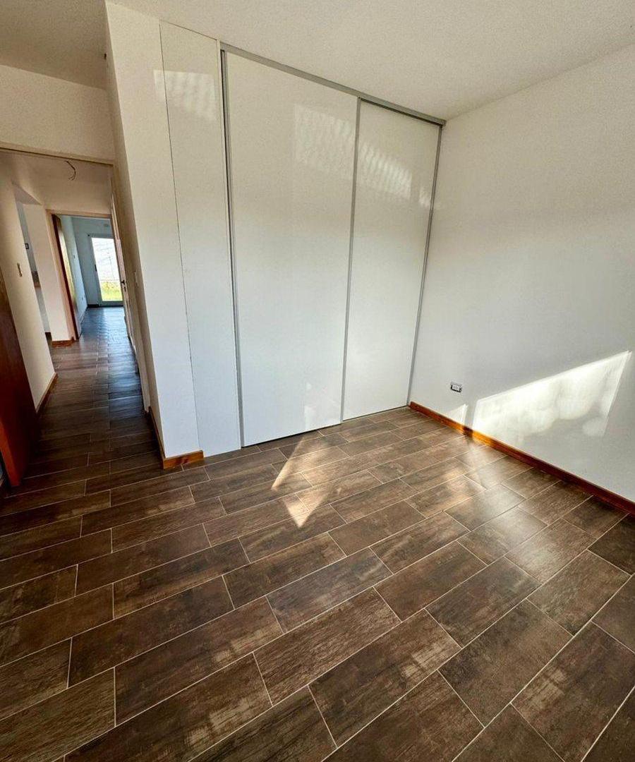 Foto de CASA EN VENTA DOS DORMITORIOS FUNES ZONA 8, imagen 5