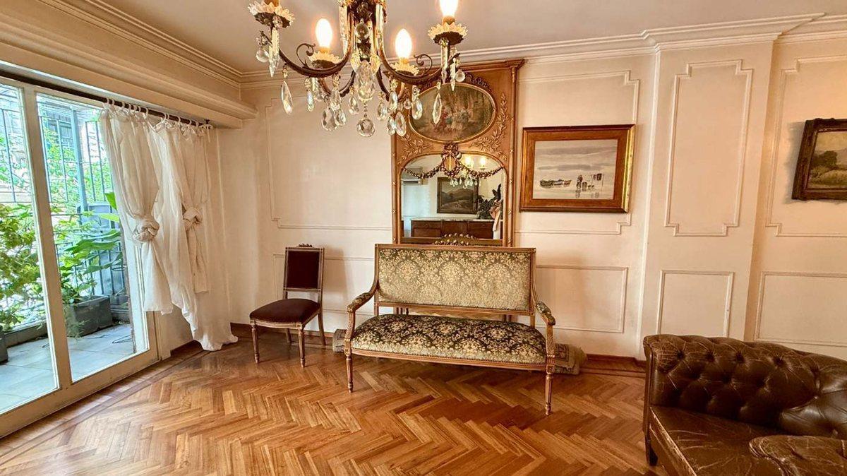 Foto de Departamento 4 Dormitorios + Cochera en Venta, imagen 3