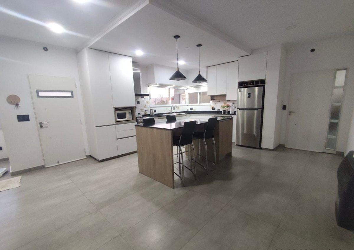Foto de VENTA CASA 2 DORMITORIOS APTO CREDITO- CAMPIÑAS, imagen 3