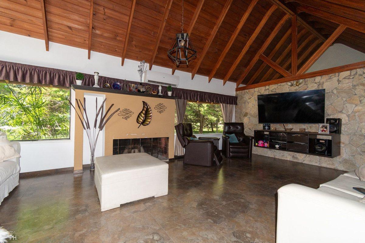 Foto de CASA EN VENTA 4 DORMITORIOS FUNES ALTURA GARITA 15, imagen 1