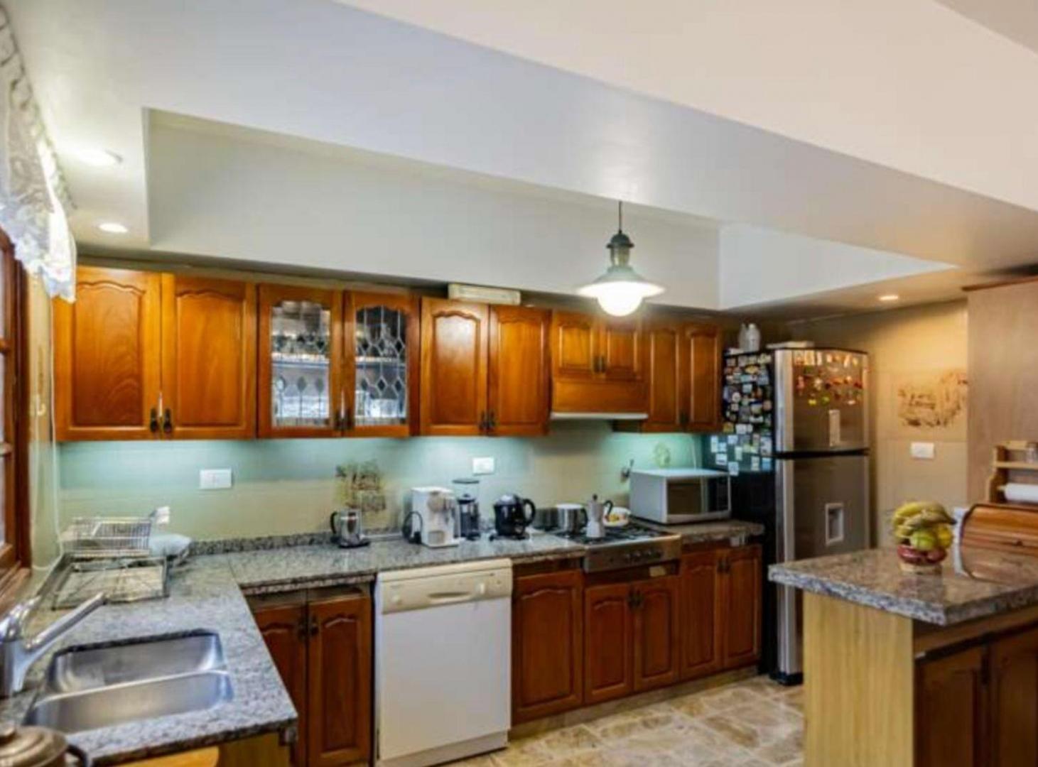 Foto de CASA EN VENTA 3 DORMITORIOS PILETA/JARDIN/COCHERA, imagen 5