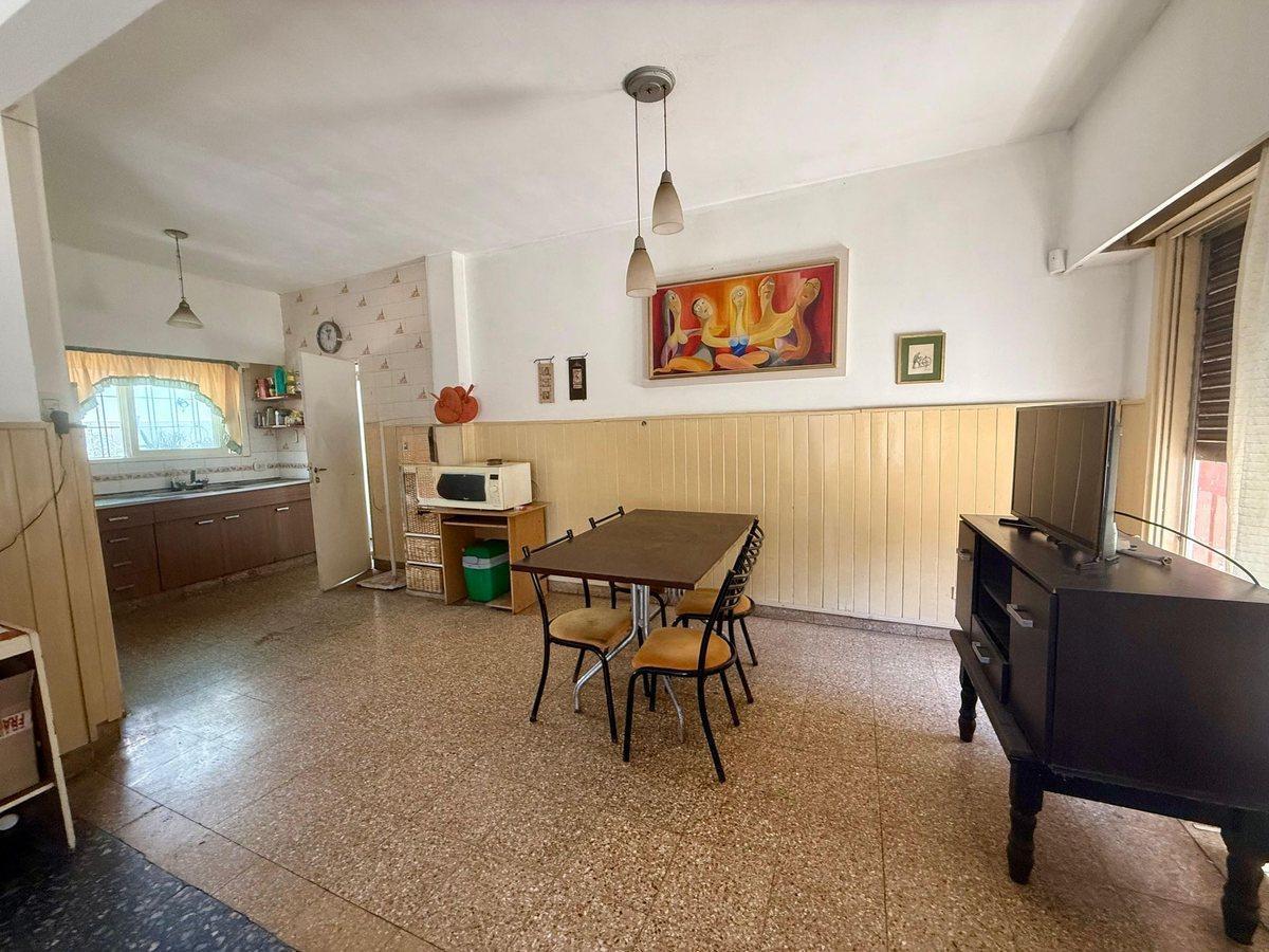 Foto de CASA EN VENTA 2 DORMITORIOS + LOCAL COMERCIAL, imagen 2