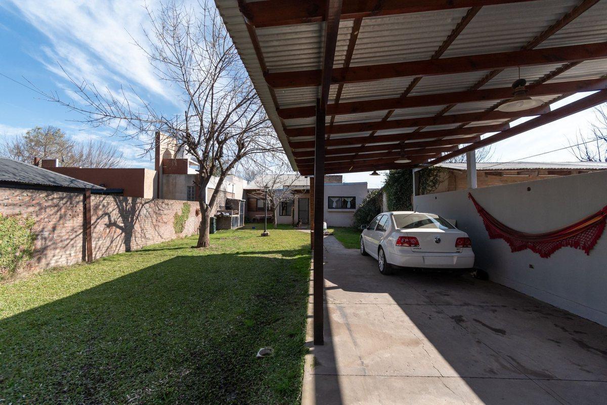 Foto de CASA EN VENTA 3 DORMITORIOS - IBARLUCEA, imagen 2