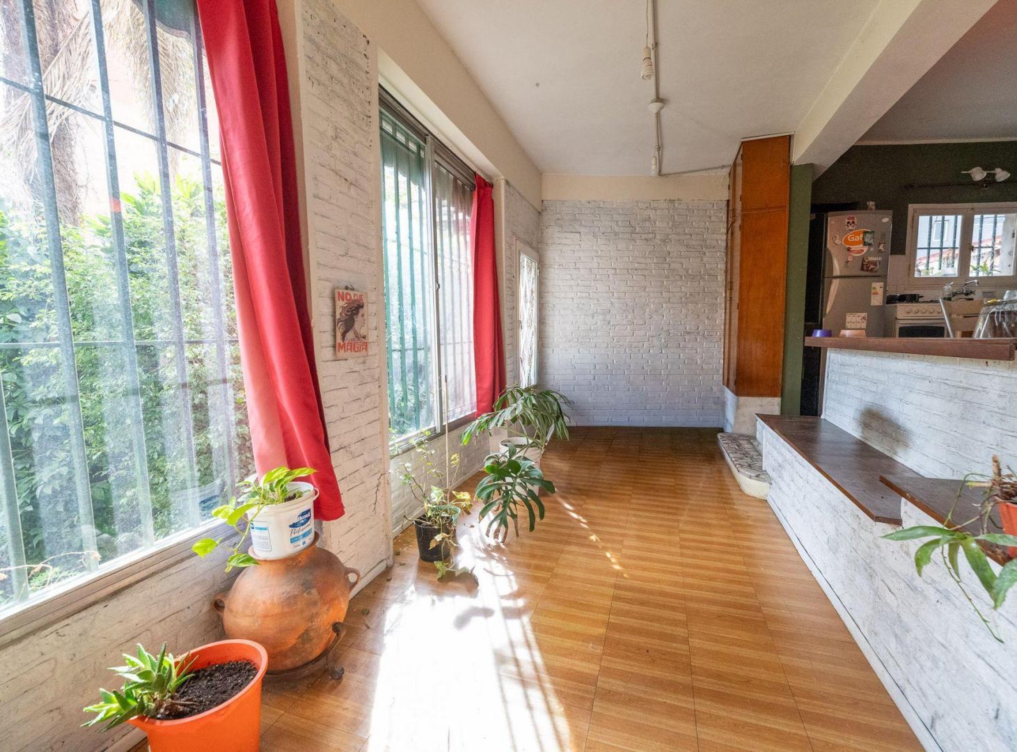 Foto de CASA PASILLO EN VENTA P.ALTA 2 DORMITORIOS CENTRO, imagen 2